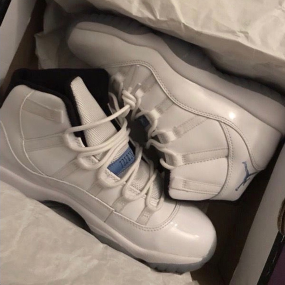 Legend Blue 11s - Jordan Retro 11 (GS Size 6)